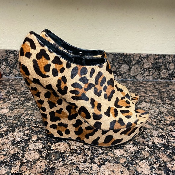 Steve Madden Pony Hair Wedges “Wicked” SZ 10 - Picture 1 of 15